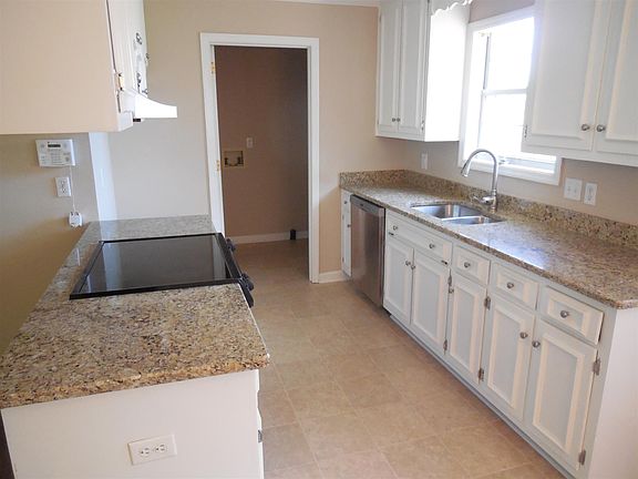3rd image of 1108 Peninsula Dr