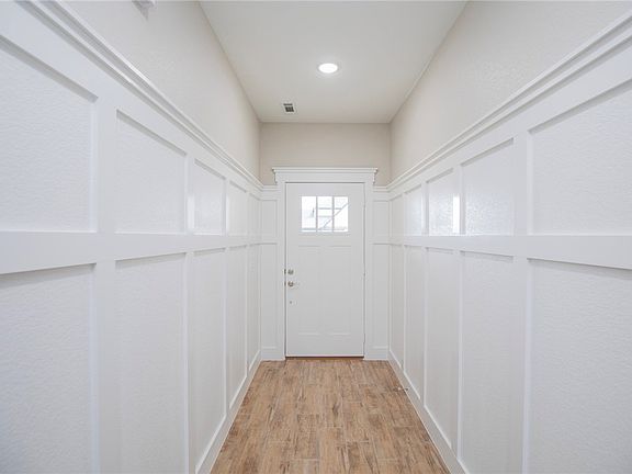 2nd image of 761 Dillon St