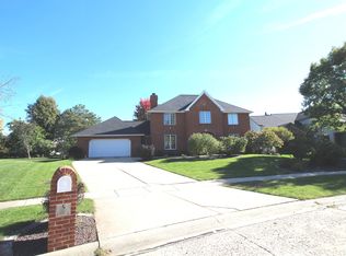 5 Gulf Pointe Ct, Bloomington, IL 61704