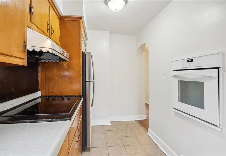 328 James St — Photo 15