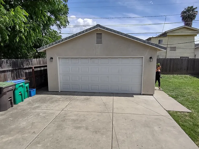 1460 Oxford Way — Photo 62