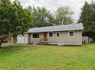 17 Ulenski Dr, Albany, NY 12205