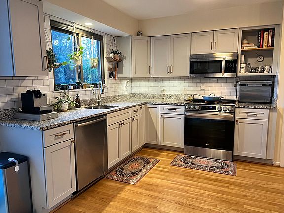 Main - Kitchen