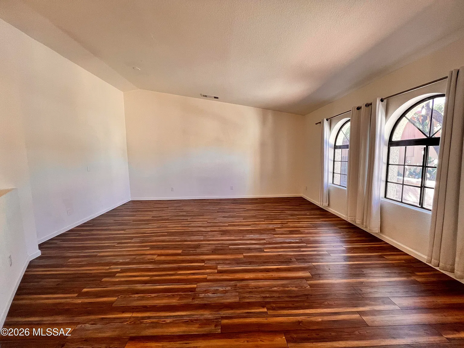 3 bed, 2.0 bath, 1679 sqft, $2,495 — Photo 3