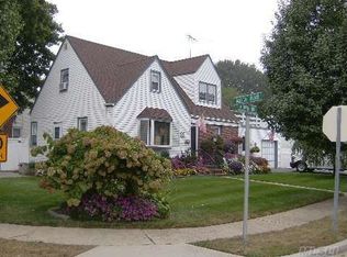 20 Airway Dr, Bellmore, NY 11710