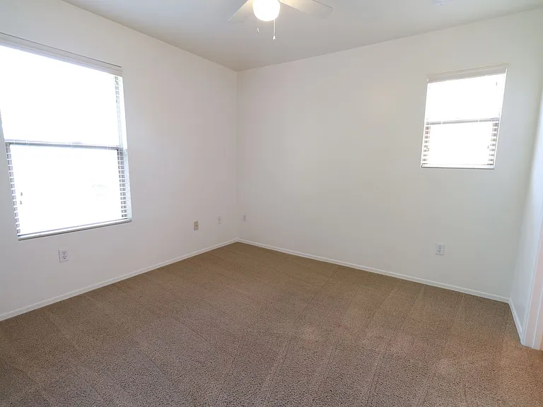 1696 W Blue Horizon St — Photo 13