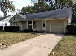 216 Kenilworth Dr, Rockford, IL 61108