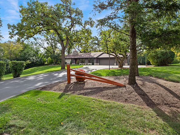 2nd image of 1007 Beau Brummel Dr