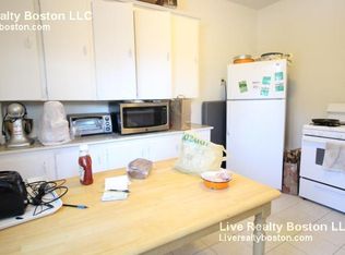 729 Washington St #1, Brookline, MA 02446