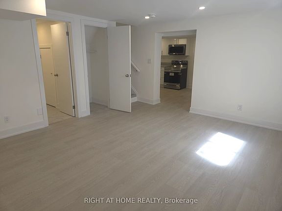 5th image of 13 Spring St #Basement