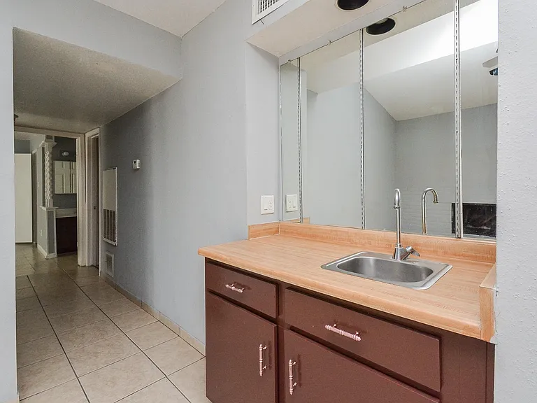 9009 Richmond Ave #411 — Photo 7