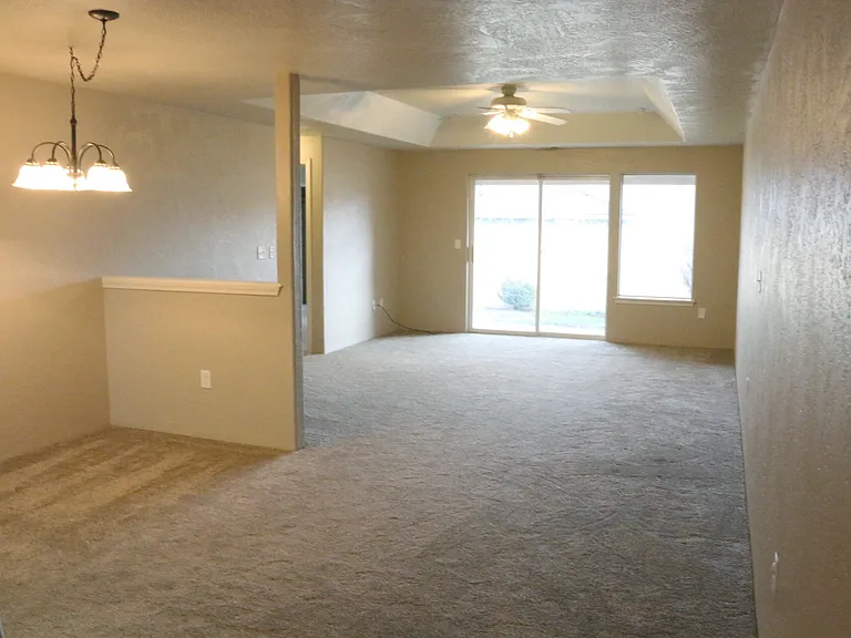 445 Crystal Dr — Photo 3