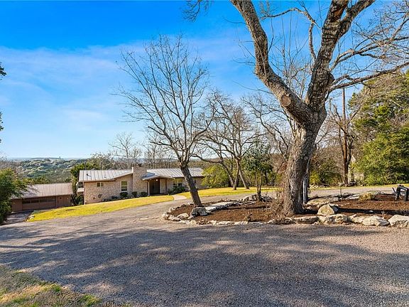 3rd image of 914 Dartmoor Dr