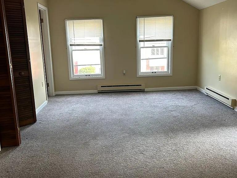 35 Lawrence St — Photo 8