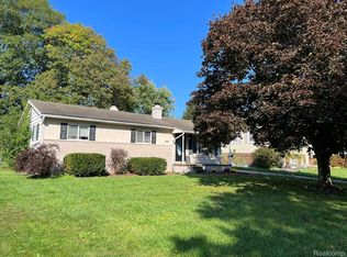 830 S 12th St, Saint Clair, MI 48079