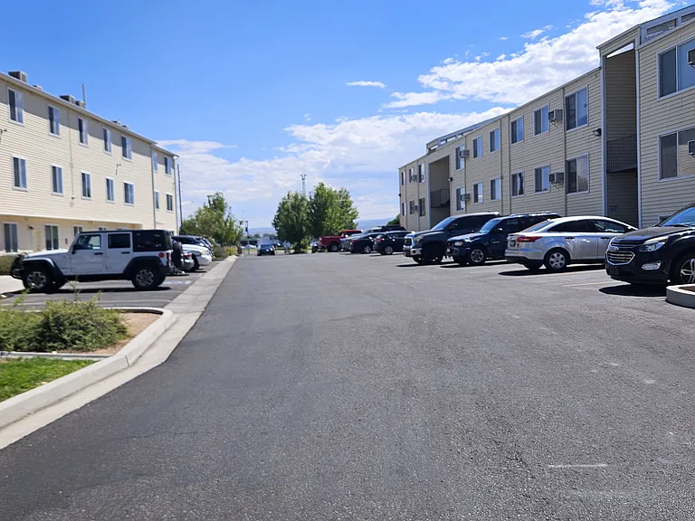 Mesa Vista Apartments — Photo 8