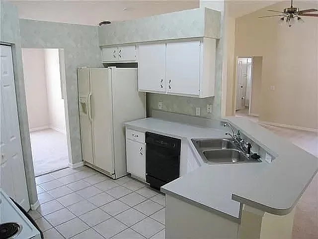 7624 SW 49th Pl — Photo 2