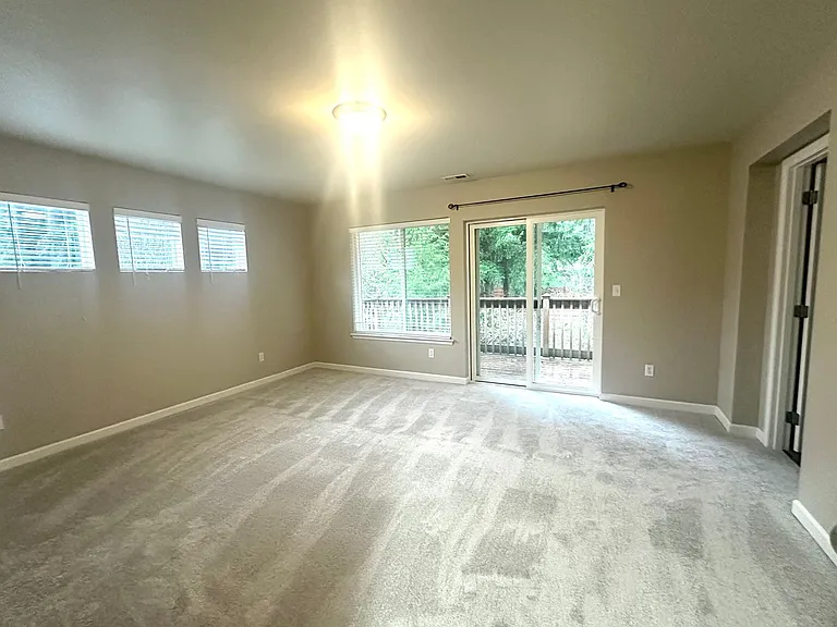 4315 Freemont St NE — Photo 18
