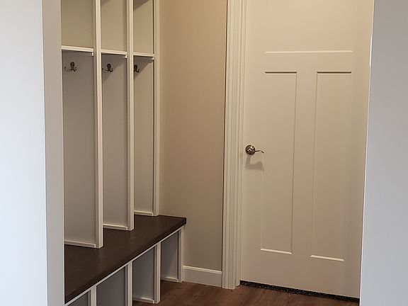 5th image of 2151 Ava Ln