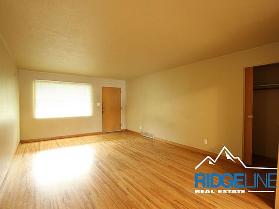 3rd image of 2105 9th Ave S