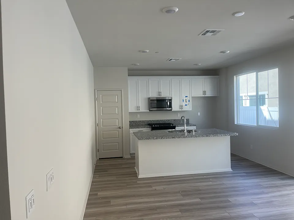 40480 Melrose Dr