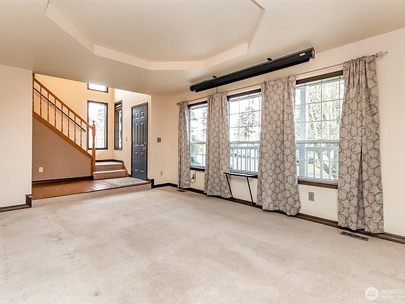 4th image of 10608 192nd Street Ct E