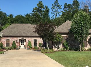 2582 E Robinwood Dr, Lake Charles, LA 70611
