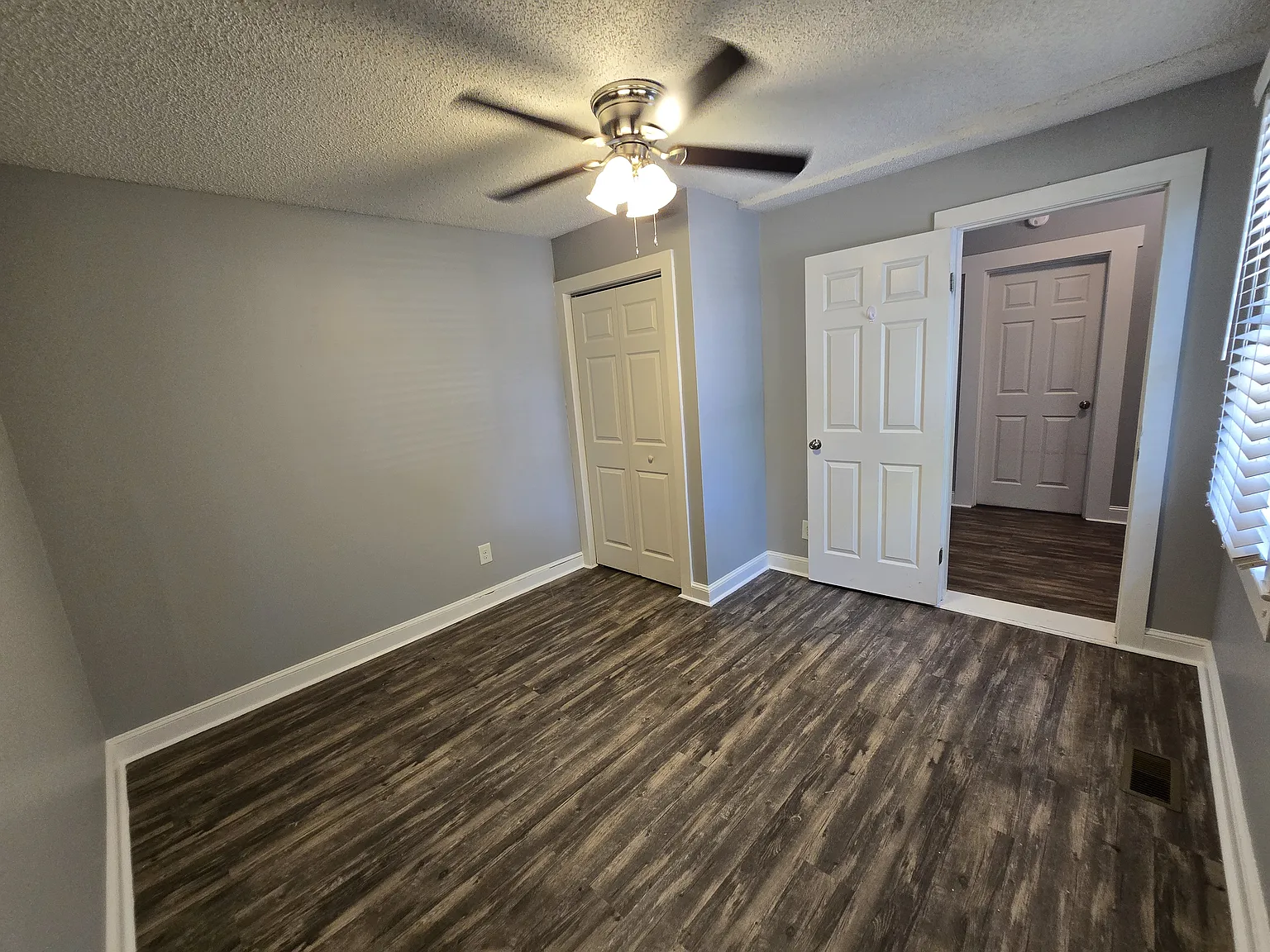 3 bed, 1800 sqft, $1,400 — Photo 4