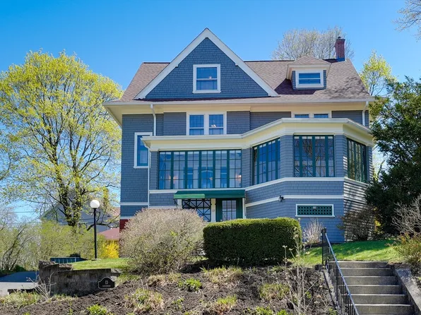 13 Maplewood Rd, Worcester, MA 01602