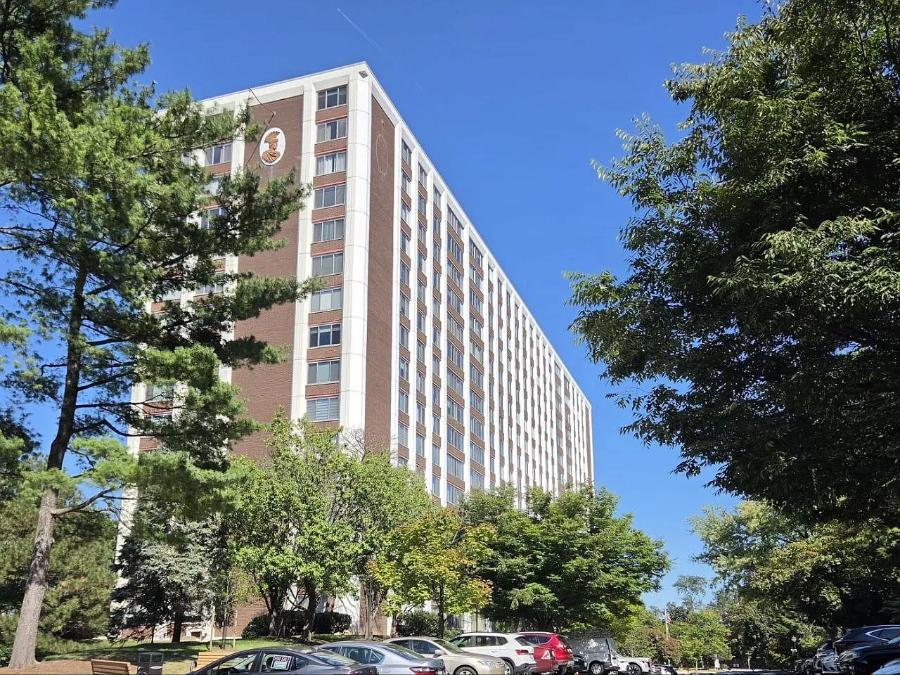 1 bed, 1.5 bath, 871 sqft, $1,900 — Photo 2