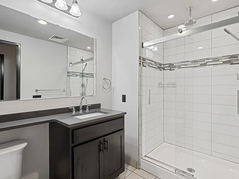 22-web-or-mls-1627 Penn Ave Unit 502-S2409-022
