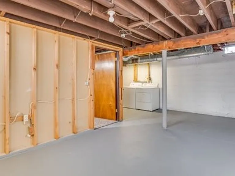 835 N Westlink Ave — Photo 26