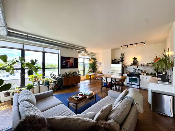 15 E Franklin Ave APT 401, Minneapolis, MN 55404
