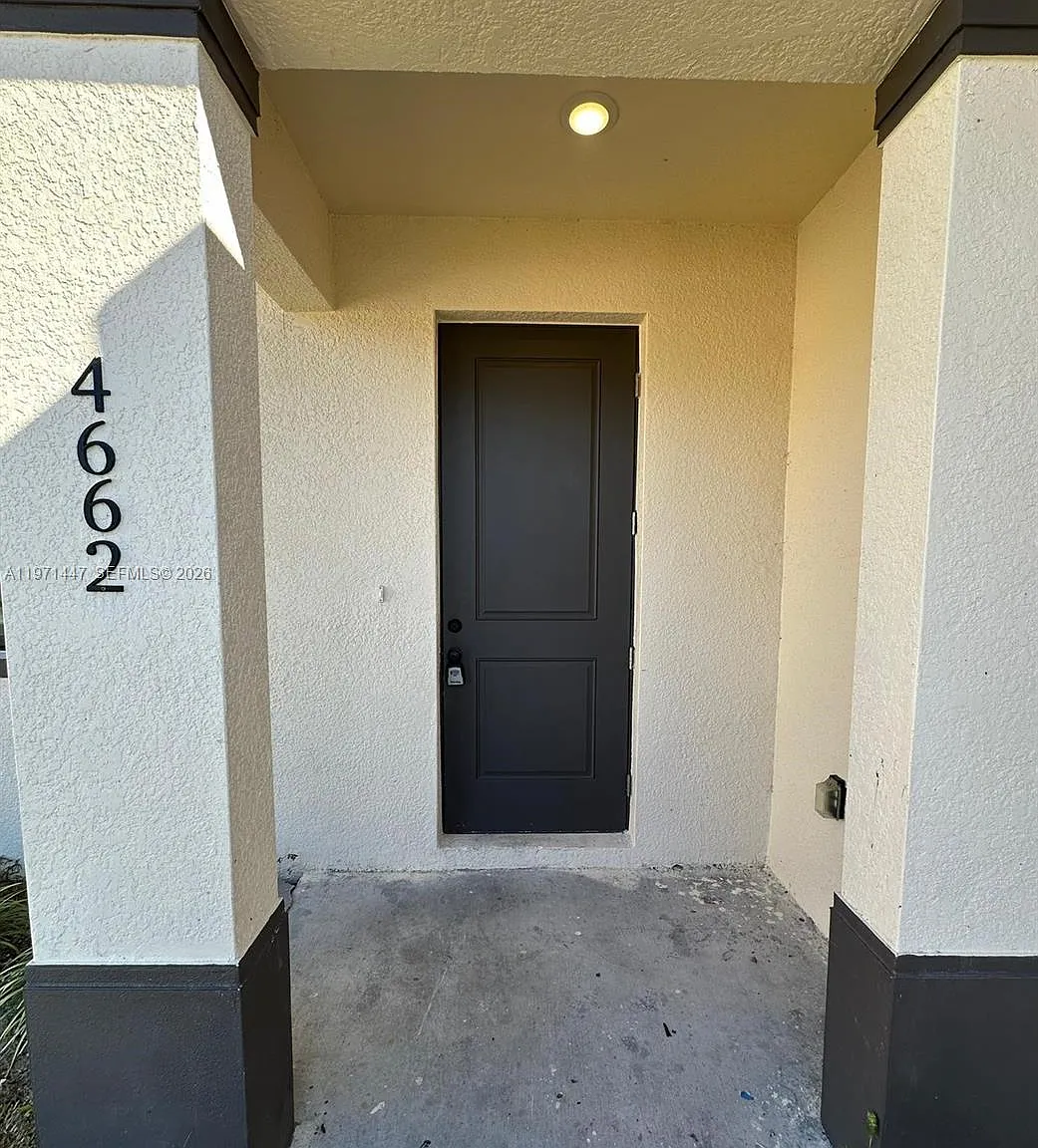 Lehigh Estates — Photo 3