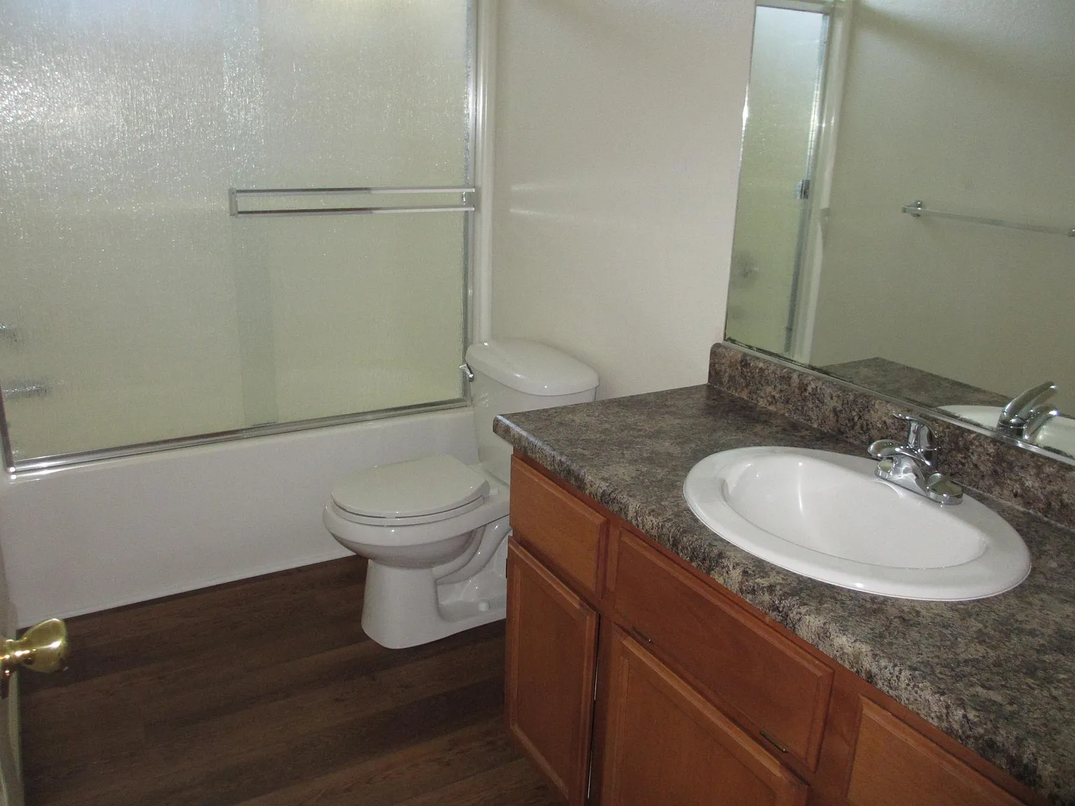 2 bed, 744 sqft, $1,060 — Photo 2