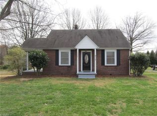 4668 Dillon St, Walkertown, NC 27051