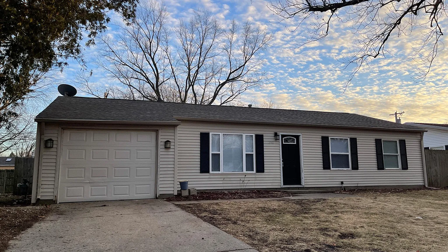 2507 Sangamon Dr photo 1