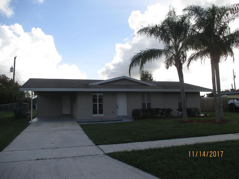 1st image of 154 SE Soneto Ct