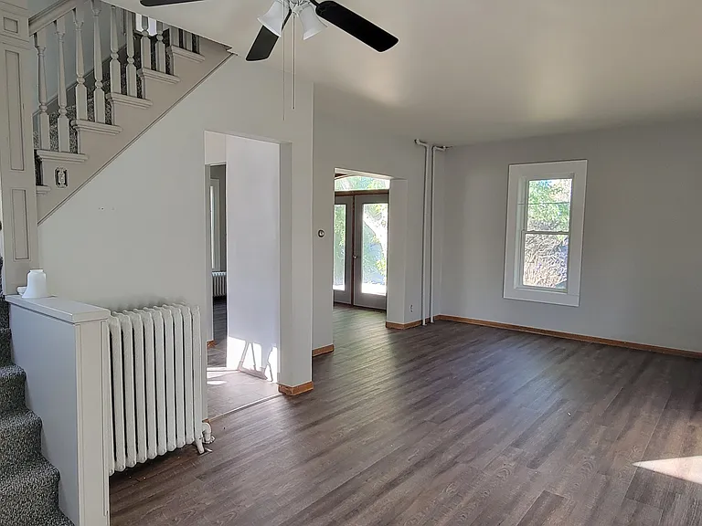 444 Minnesota Ave E — Photo 16