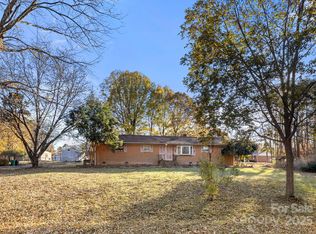 1801 Gemway Dr, Charlotte, NC 28216