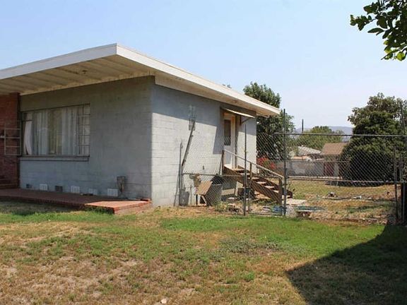 2nd image of 920 Blaine Ave