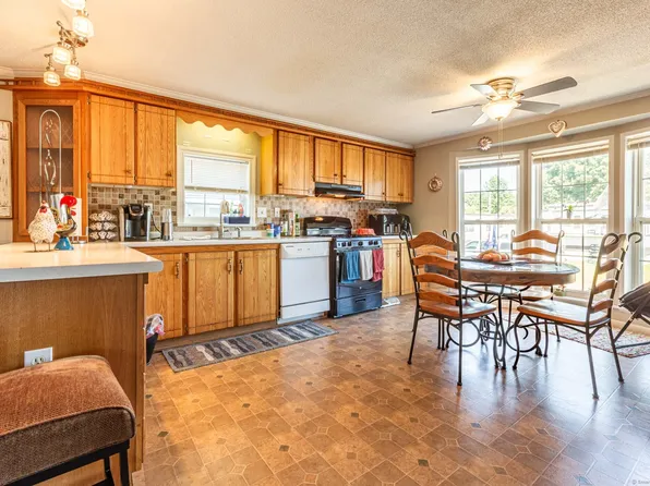 15 Sioux Road, East Hartford, CT 06118