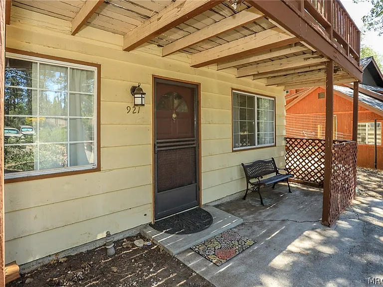 921 Menlo Dr — Photo 6