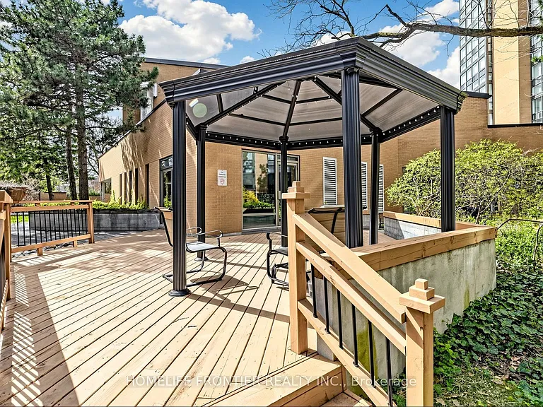 131 Beecroft Rd #203 — Photo 41