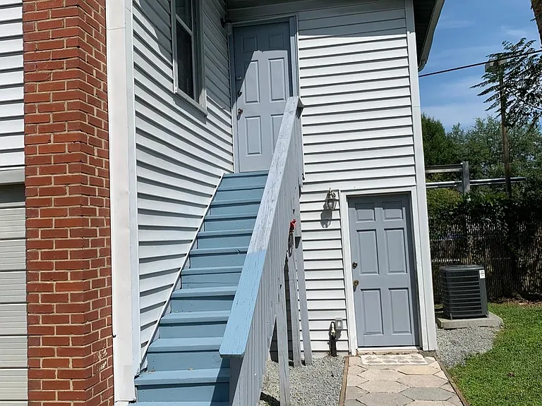 2243 Gilmore St #B — Photo 1
