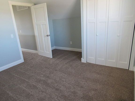 3rd image of 1009 N Norton Ave