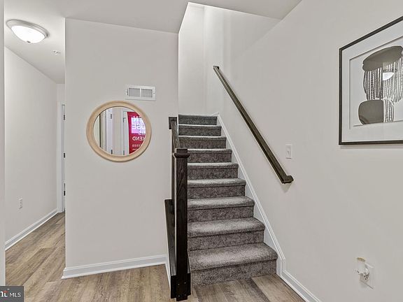 3rd image of 2047 Terrace View Ln
