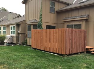 10608 W 115th Ter, Overland Park, KS 66210