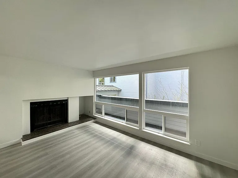 3710 26th Pl W #304 — Photo 10