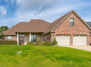 809 Woodridge Cir, Longview, TX 75601